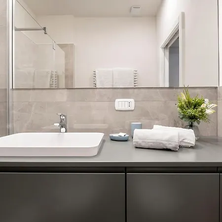 Dietro Fontana Del Nettuno * Bologna