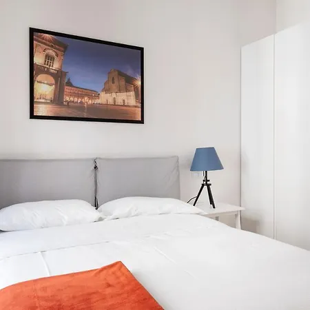 Guesthost - Dietro Fontana Del Nettuno Apartmán