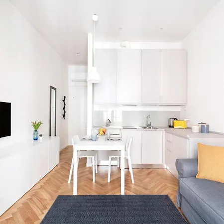 Guesthost - Dietro Fontana Del Nettuno Apartmán *