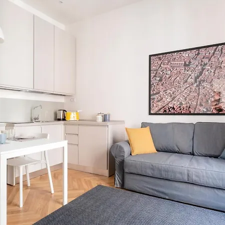 Guesthost - Dietro Fontana Del Nettuno Boloňa