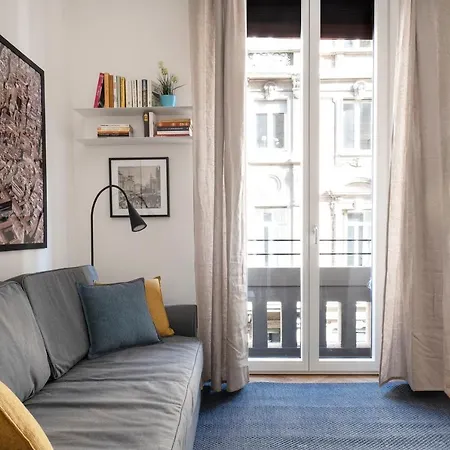 Guesthost - Dietro Fontana Del Nettuno Bolonia