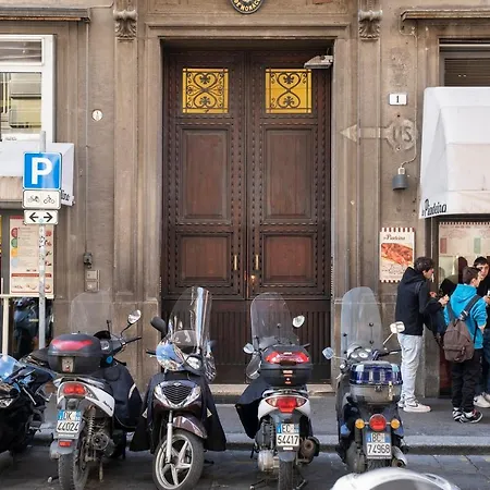 Guesthost - Dietro Fontana Del Nettuno