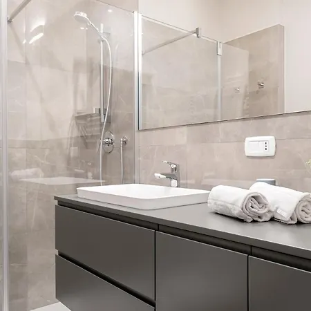 Guesthost - Dietro Fontana Del Nettuno Apartmán