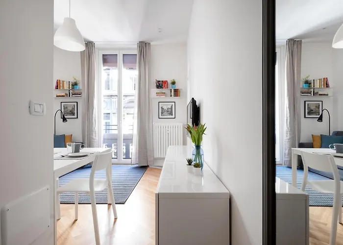 Guesthost - Dietro Fontana Del Nettuno Apartament