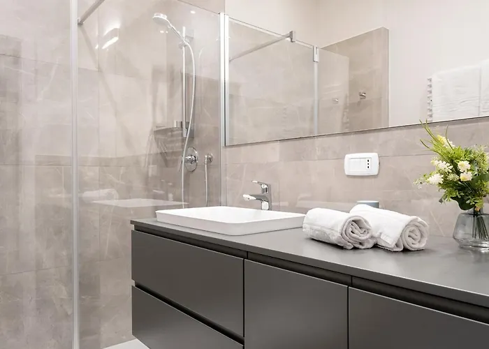 Guesthost - Dietro Fontana Del Nettuno Apartament